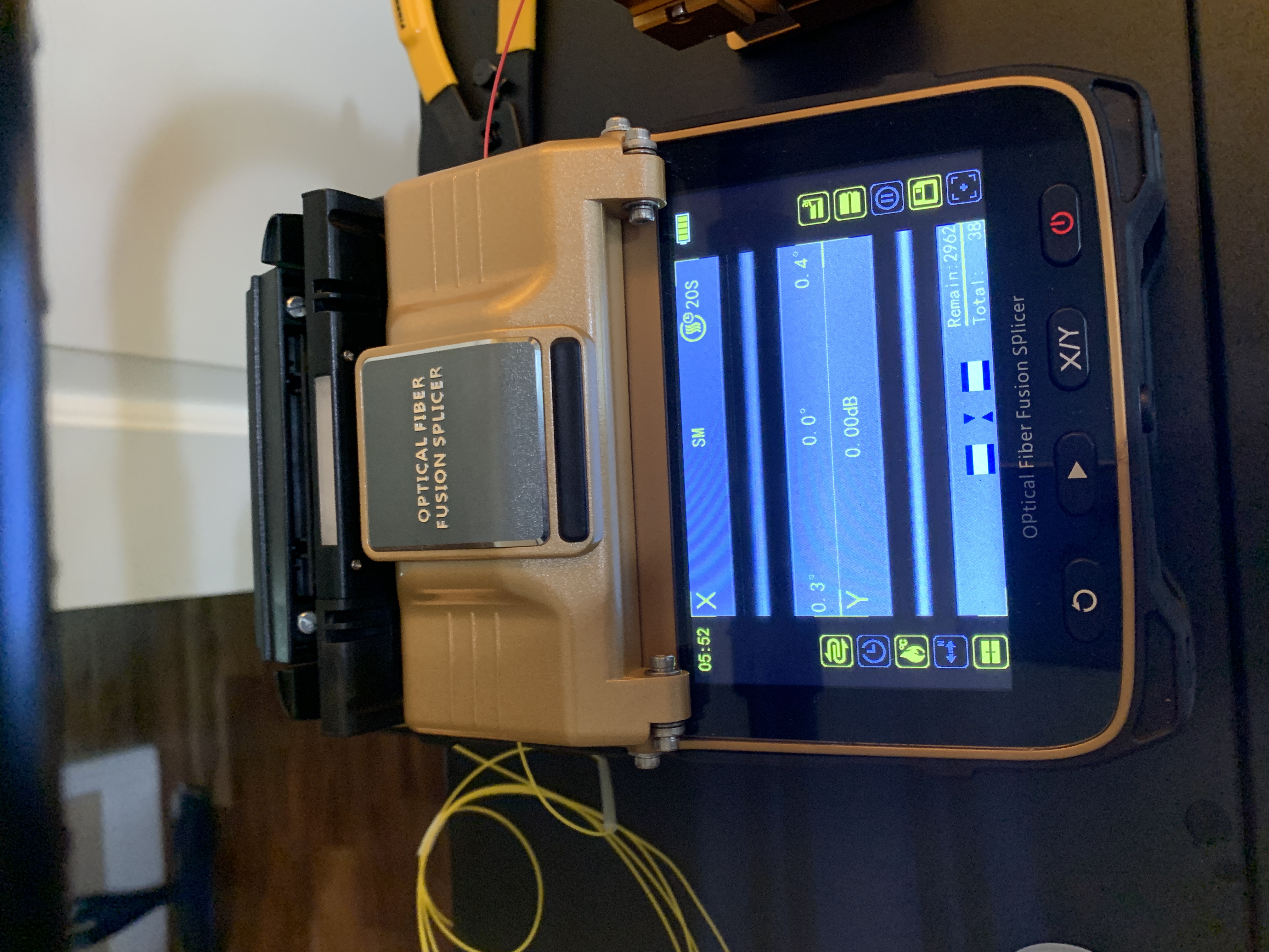 Optical fiber fusion splicer